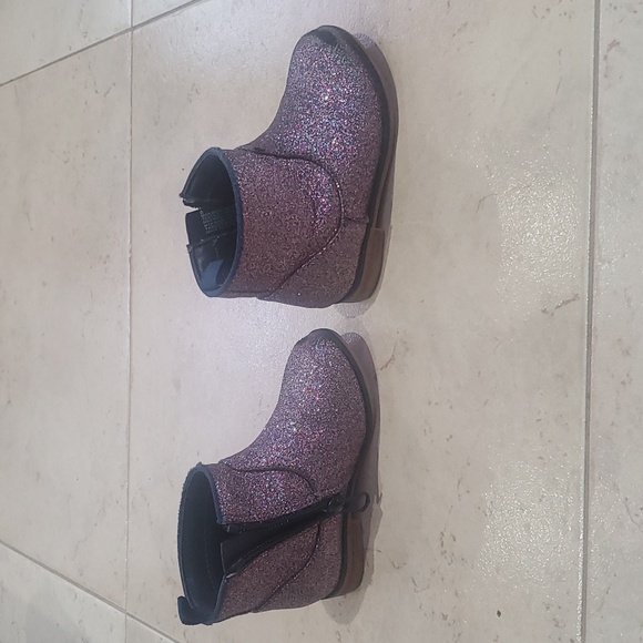 Lot of 4 Cat & Jack girl's boots size 6 - Picture 8 of 10